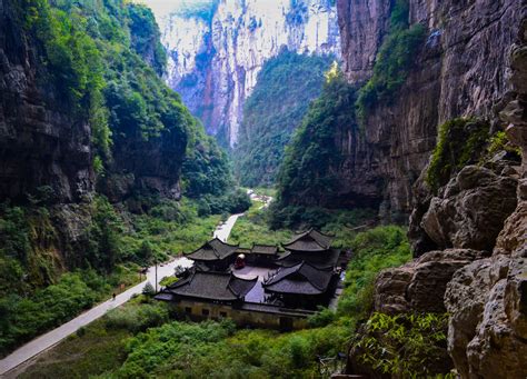 六月去武隆，踏春探秘，穿對衣棧展繡山河之美